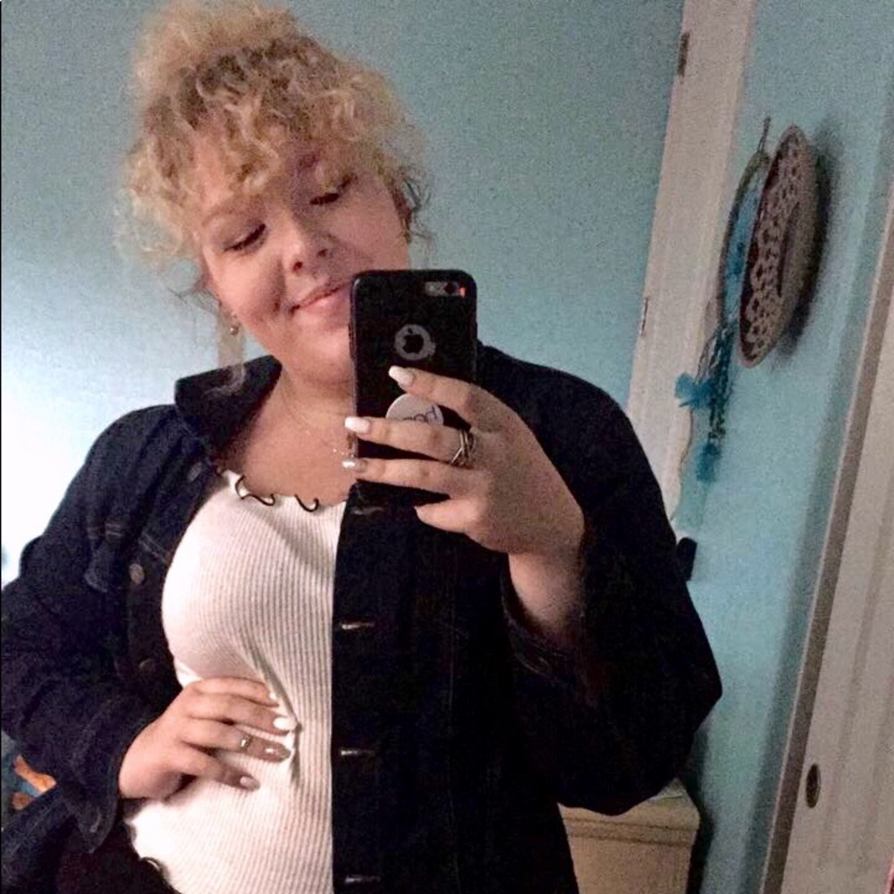 Meet your Posher, Alyssa